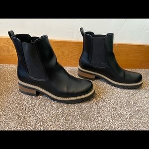 Women’s Chelsea Boot size 8